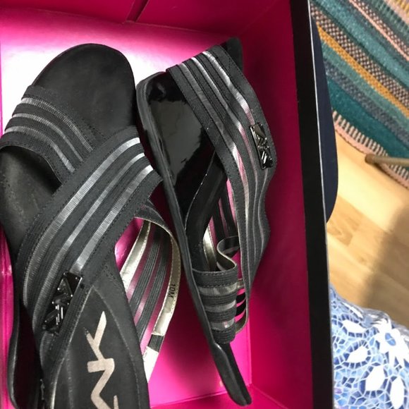 Anne Kline wedge in black size 10 - Picture 6 of 9